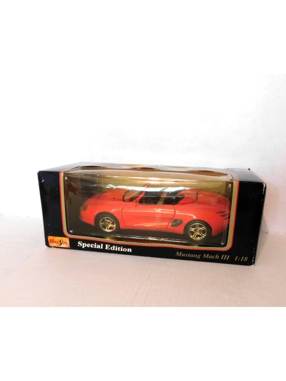 Maisto Special Edition Mustang Mach III 1:18 Scale Diecast Red Model